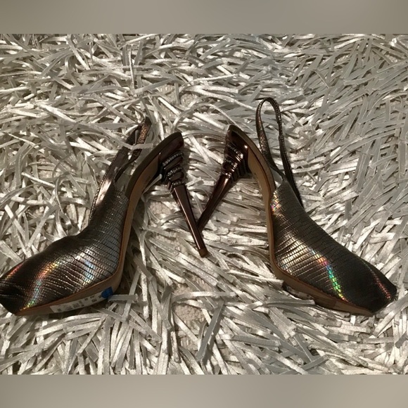 GUESS by Marciano 🌹Simply Gorgeous 🌹 - Picture 4 of 8